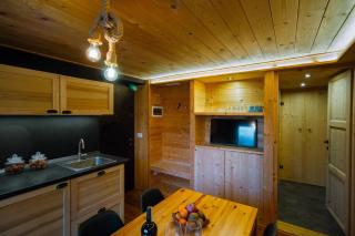 Dolomiti Urban Lodge - casa Marmolada - 8