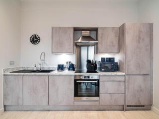 Leeds Victoria Riverside River View Apartments - 6