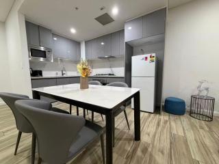 Modern 2BR Retreat by Sydney Olympic Park - 9