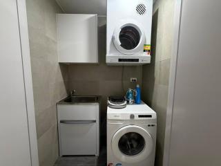 Modern 2BR Retreat by Sydney Olympic Park - 7