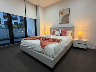 Modern 2BR Retreat by Sydney Olympic Park - 1