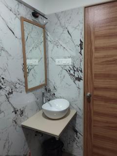 Delphi 2BHK - Calm Comfort Minutes from BKC - 8