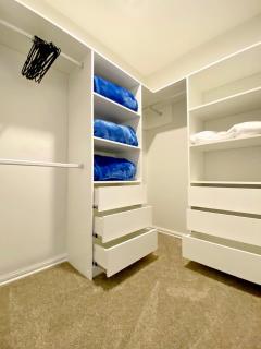 Seven Bedroom house on Dungloe Ave - 3