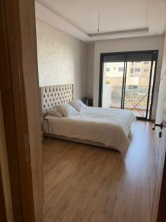 Beautiful New High Standing one-Bedroom Apartment, Air-Conditioning, Fiber Optic, Balcony - 2