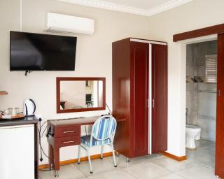 The Executive House - 6