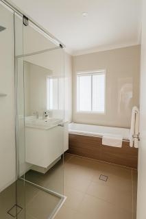 Creekside Manor - Spacious | Nature & Serenity - Holiday Home - 1