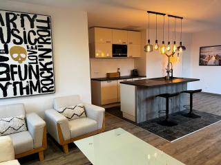 Californian Villa Pool - 1