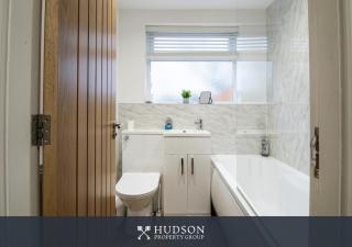 Central Oswestry 2 Bedroom House - 6