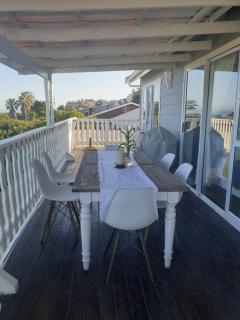 C the Sea 3bedroom house with 2 queen and 2 single beds max 6sleep 2bathroom walk distance to beach in Glentana Outeniqua Strand with free Wi-Fi and sea view - 8