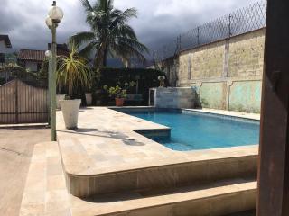 Casa de Temporada com Piscina - Bertioga - Bertioga - 0