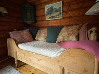 Traditional Log Cabin By Lake Seljord - 9