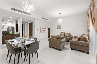 Stayshort - Modern Villa in Avencia Damac Hills 2 with Waterpark Access - 0