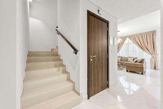 Stayshort - Modern Villa in Avencia Damac Hills 2 with Waterpark Access - 5