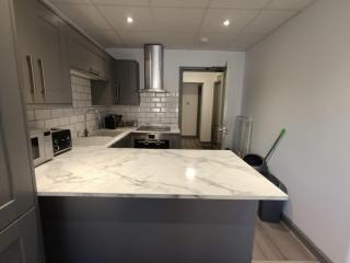 Open Mind Property -2BR Flat Commercial Road - 7