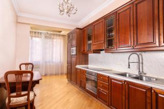 Downtown Yerevan Grand Stay - 3 Bedrooms & 2 bathrooms,200 SQM - 8