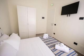 Home Stella Palermo - 9