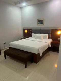 Nippon Grand Hotel and Apartment - 4