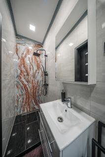 White House Apartman Miskolc, Red Room - 4