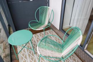 Modern 1BR Apt - Sleeps 4 - Parking - Balcony - 4