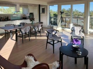 Modern Cabin With Sea Views In Portør - 5