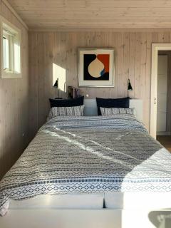 Modern Cabin With Sea Views In Portør - 4