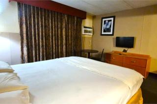 Capital O Pleasant Motel Grand Rapids MI - 2