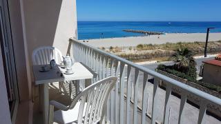 Accès direct plage pour ce T2 climatisé dans résidence avec parking - 4SCYP21 - 0