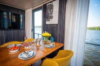 Adventurous Water House Emsel Woma - 6