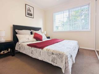 Relaxing & Private City Retreat - Garage - Sleeps 6 - 2