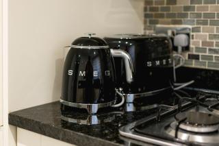 Elegant Studio with Victorian Charm - 1