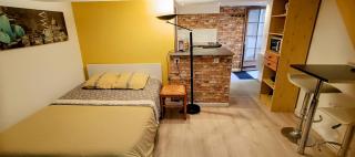 Studio Neuf avec courette privative - 0