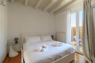 BolognaCentro 2Bedr and Terrace Near Central Station - 9