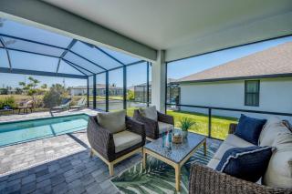 CoralVilla Breeze - new villa with pool, office - 1