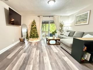 Heart of S Tampa- Hot Tub, Private Backyard, Fire Pit, Grill, 5 min to Beach - 6