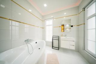 White House Apartman Miskolc, East Room - 4