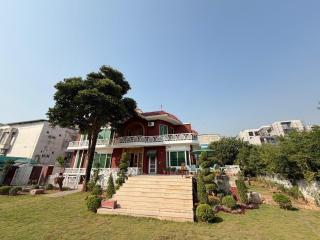 Baani Signature Hotel - 6