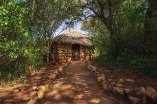 Private bush camp with pool cottages tents - 2332 - 4