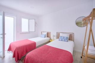 Central & Sunny Apt 10m to Beach, By TimeCooler - 6