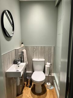 Beach Retreat, Stylish 1-Bed in Canford Cliffs - 1