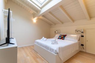 BolognaCentro 9 People Loft Private Lift and Terrace - 8