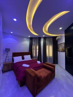 Modern Luxury 2BR Suite w Smart Locks & Wifi - 2