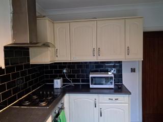 Cosy 2 Bedroom Luxury House - 5