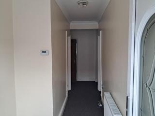 Cosy 2 Bedroom Luxury House - 2