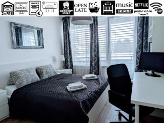 E2 Luxury OldTown Apt - 2x Parking, Foodstore, PCscreen, Netflix, Unlimited Music, Crib, BabyChair, FastWifi, Aircon - 0