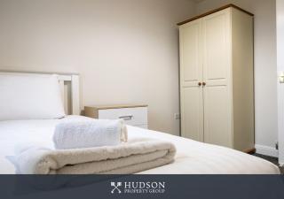 4-Bed Home near Telford Centre - 4