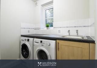 4-Bed Home near Telford Centre - 6