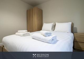 4-Bed Home near Telford Centre - 3