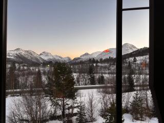 New Apartment, Porch & Sauna, Sunnmøre Alps - 7