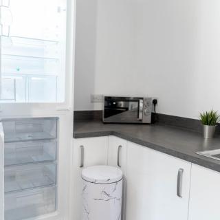 Stylish One Bed Apartment - Selly Oak - Fast Wi -Fi - Netflix - Parking 20CC - 4