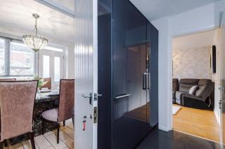 Middleton 4 Bed Free Parking Long stays - 4